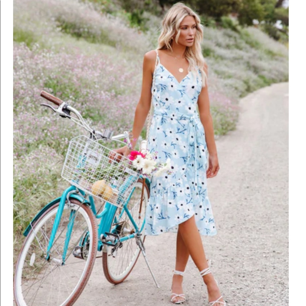 VICI - Floral wrap midi dress size Medium